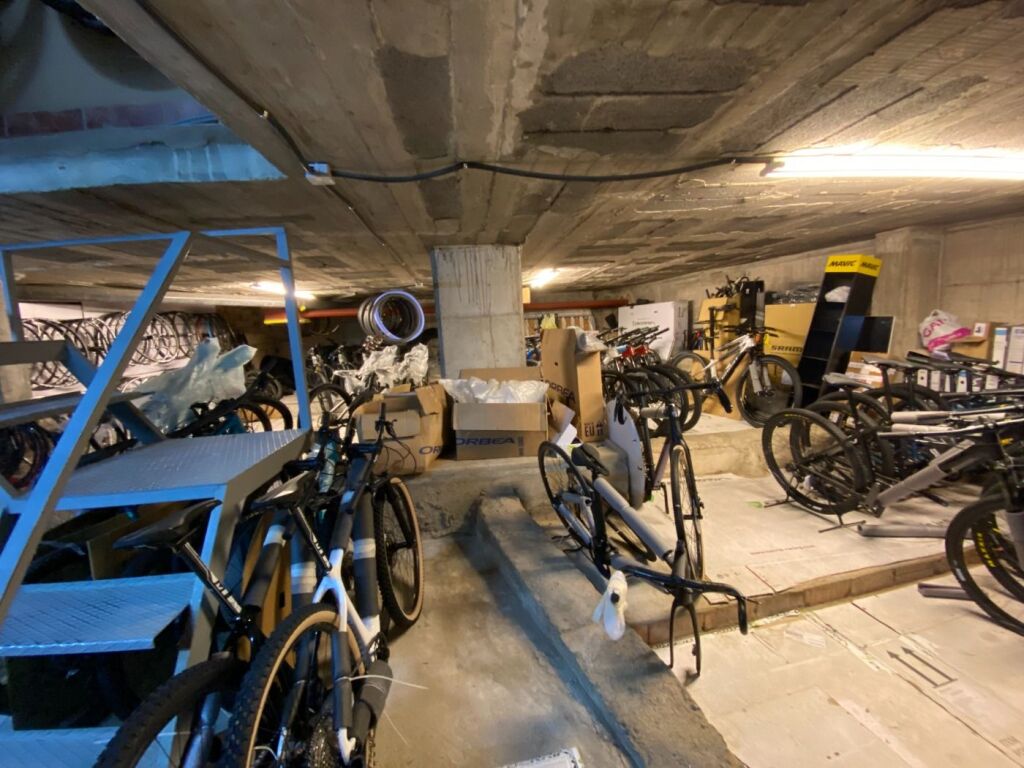 Imagen 2 de LOCAL COMERCIAL IDEAL INVERSORES EN ZONA PISCINAS DE MANRESA Imagen 2 de LOCAL COMERCIAL IDEAL INVERSORES EN ZONA PISCINAS DE MANRESA