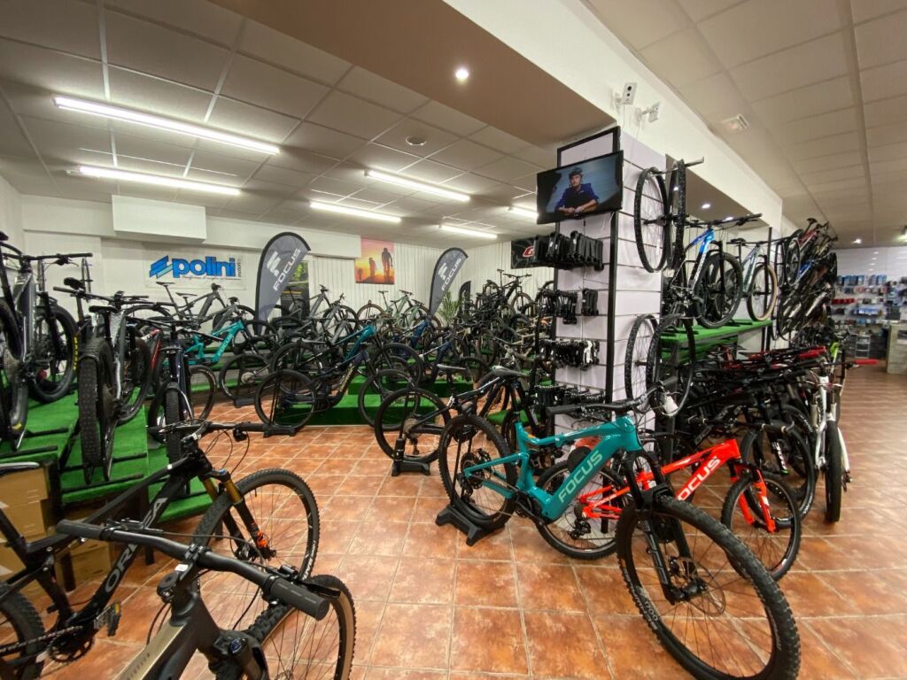 Imagen 3 de LOCAL COMERCIAL IDEAL INVERSORES EN ZONA PISCINAS DE MANRESA Imagen 3 de LOCAL COMERCIAL IDEAL INVERSORES EN ZONA PISCINAS DE MANRESA