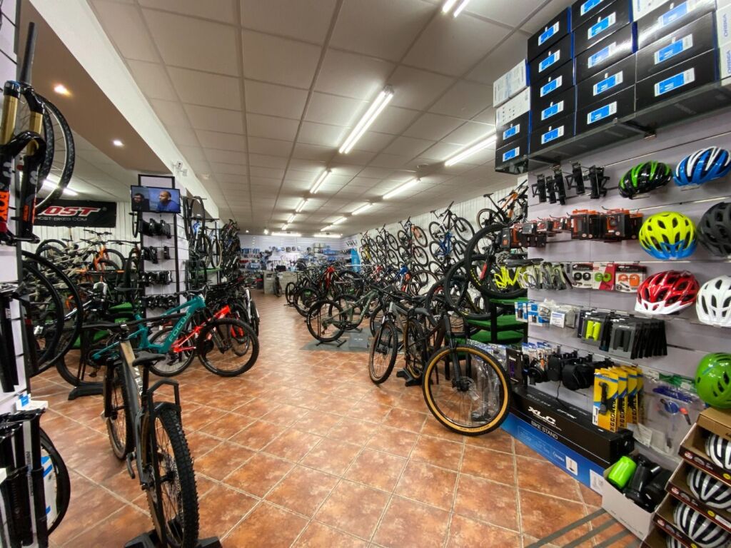 Imagen 4 de LOCAL COMERCIAL IDEAL INVERSORES EN ZONA PISCINAS DE MANRESA Imagen 4 de LOCAL COMERCIAL IDEAL INVERSORES EN ZONA PISCINAS DE MANRESA