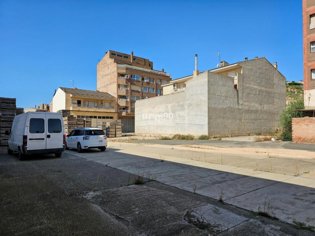 Imagen 3 de NAVE INDUSTRIAL Y TERRENOS FRUTALES EN AITONA