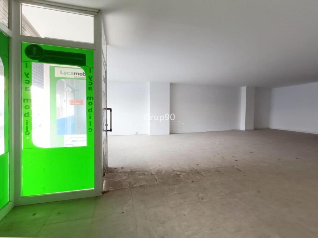 Imagen 3 de LOCAL COMERCIAL A  PIE DE CALLE EN PARDINYES