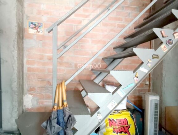 Imagen 4 de ¡Oportunidad Única! Práctico almacén a pie de calle en la mejor ubicación de La Bordeta.