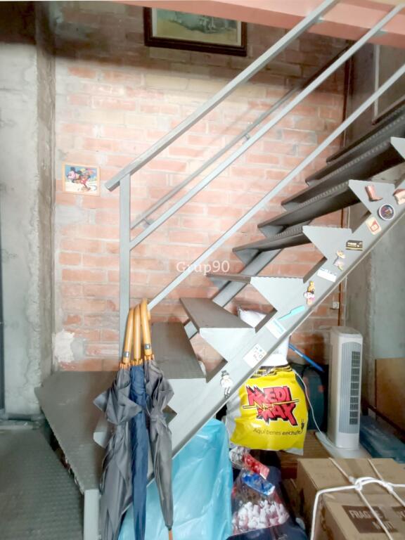 Imagen 4 de ¡Oportunidad Única! Práctico almacén a pie de calle en la mejor ubicación de La Bordeta.