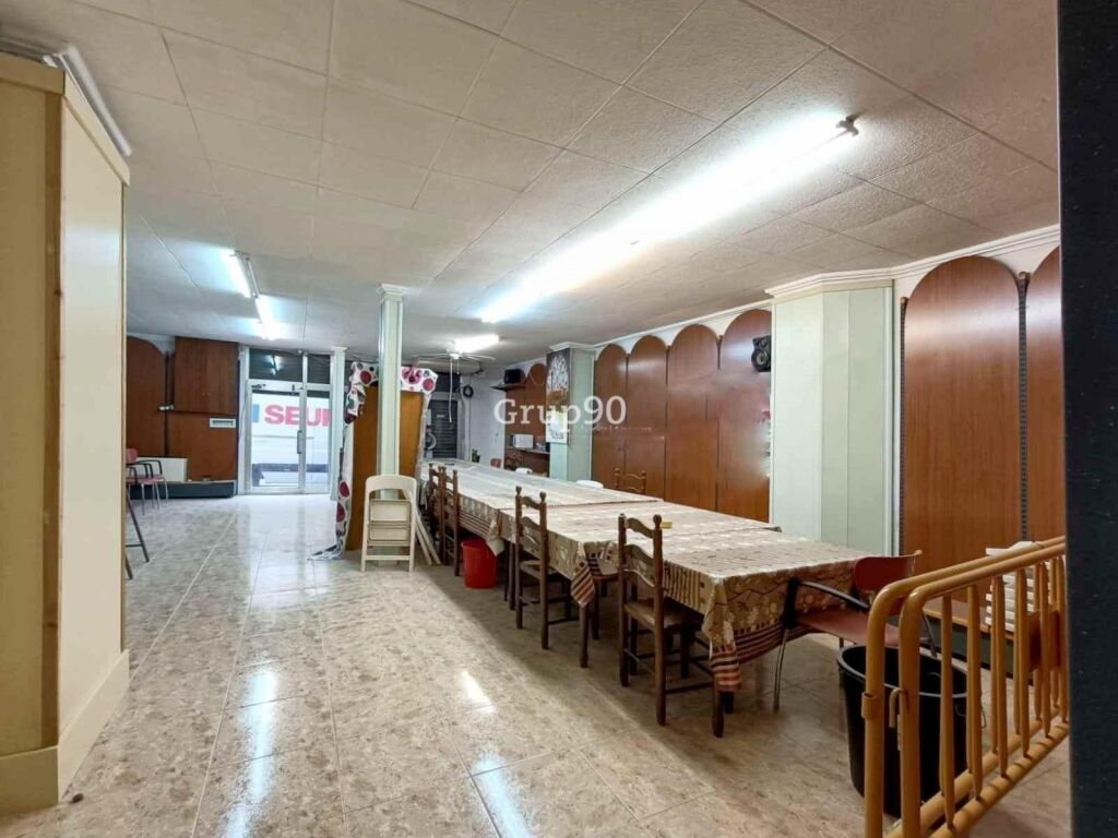 Imagen 2 de LOCAL EN PARDINYES A UN PRECIO INCREÍBLE!!!