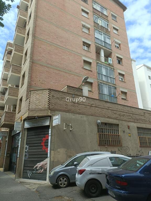 Imagen 3 de AMPLIO LOCAL COMERCIAL A PIE DE CALLE EN DRA CASTELLS Imagen 3 de AMPLIO LOCAL COMERCIAL A PIE DE CALLE EN DRA CASTELLS