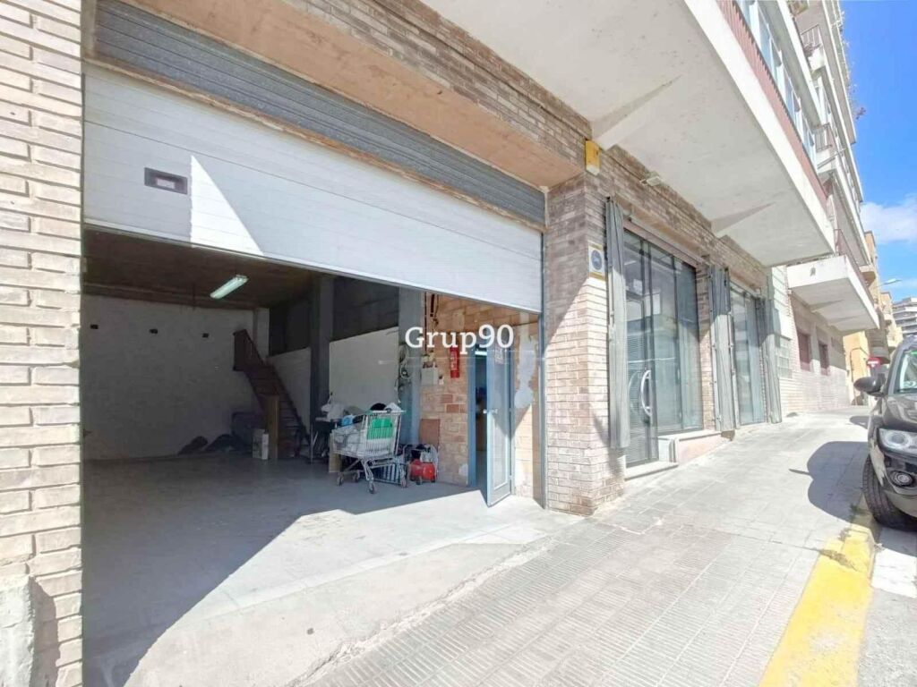 Imagen 1 de Local comercial a pie de calle de 240m2 en Zona Instituts
