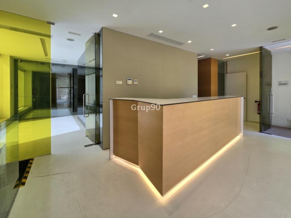 Imagen 1 de ¡SE ALQUILA LOCAL EN LA ZONA ALTA DE LLEIDA!