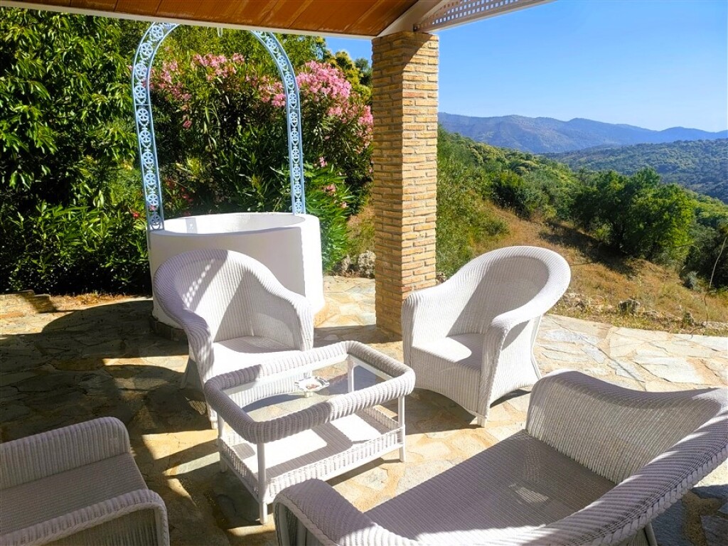 Imagen 2 de Casa de campo-Masía en Venta en Cartajima Málaga