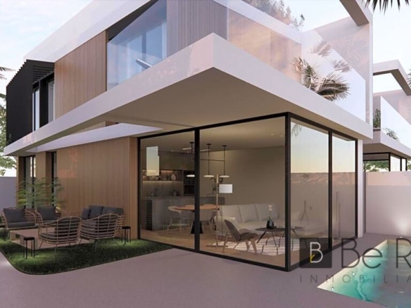 EN LA TORRE DE LA HORADADA (ALICANTE).