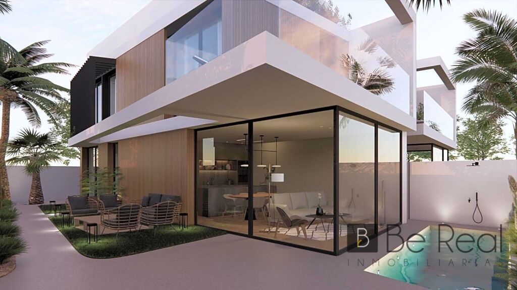 EN LA TORRE DE LA HORADADA (ALICANTE).