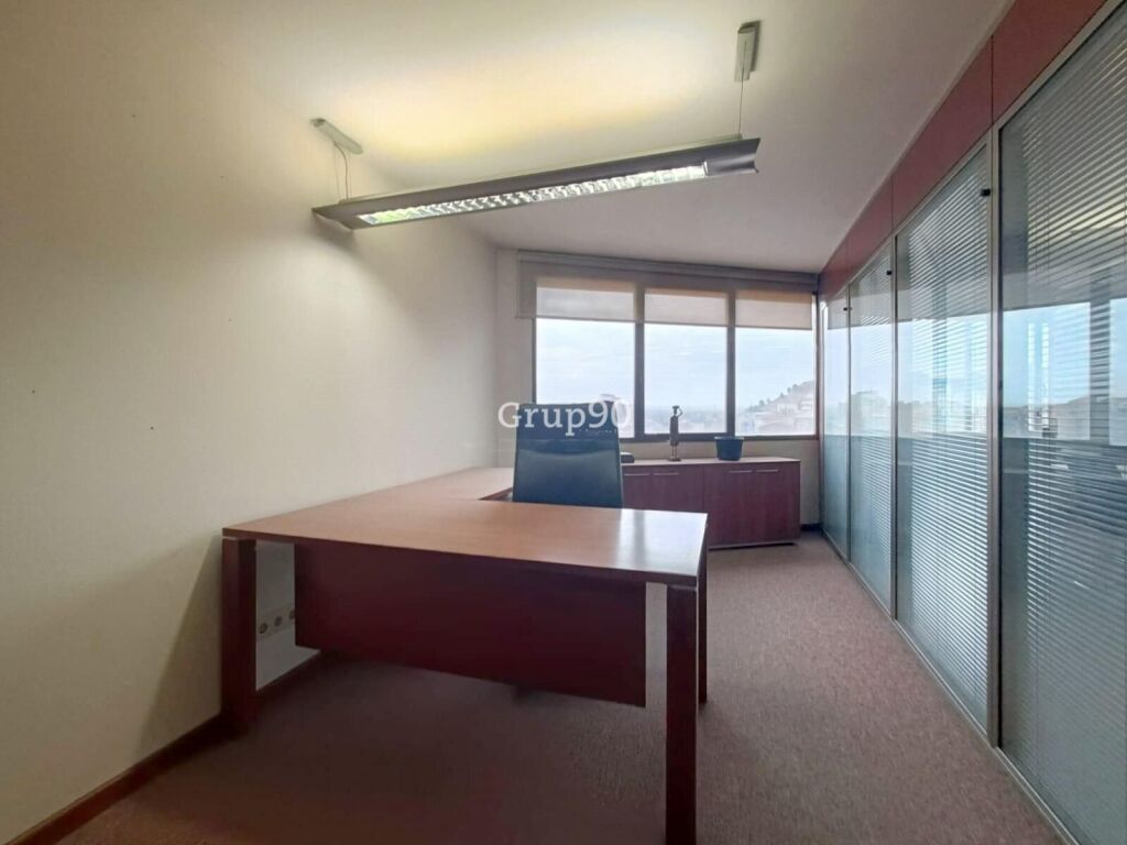 Imagen 4 de ¡Oportunidad Única de Adquirir Oficina en el Prestigioso Edificio Euroforum de Lleida!