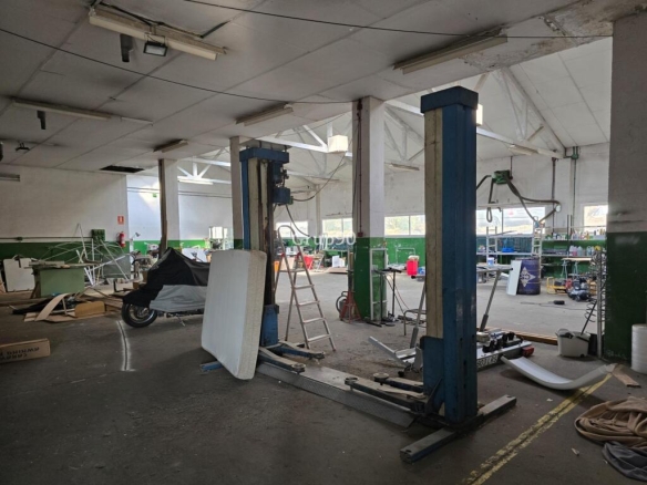 Imagen 4 de Gran Oportunidad en Lleida para Desarrollar tu Proyecto Empresarial