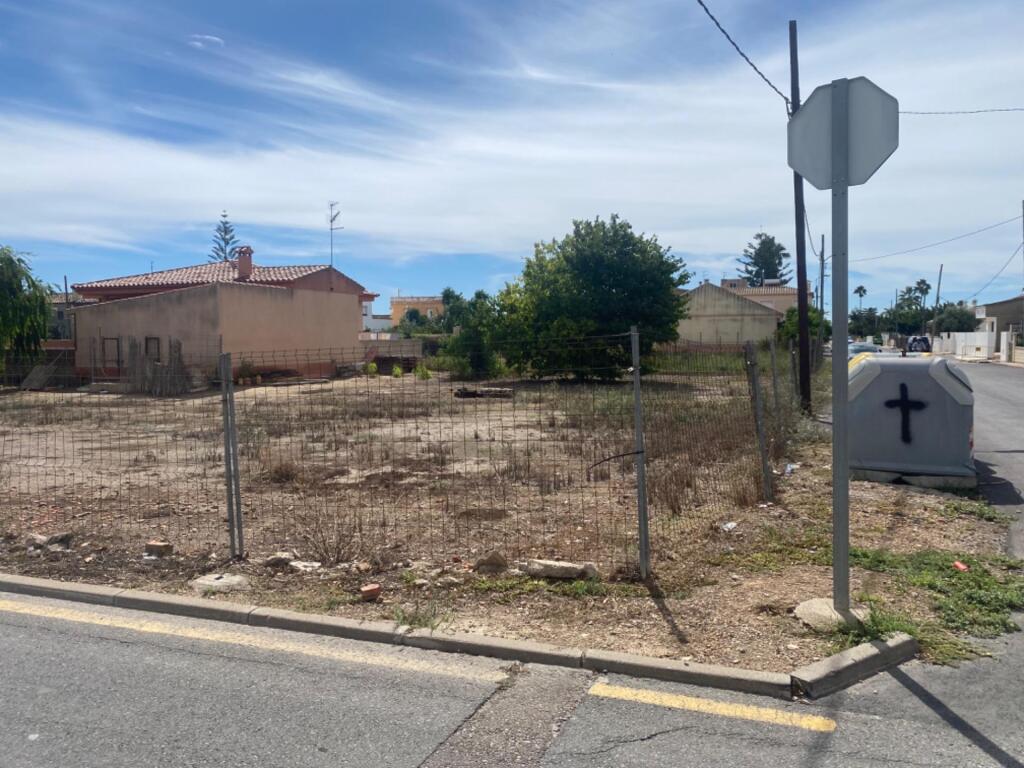 Imagen 1 de Fantástica parcela esquinera en la Cava
