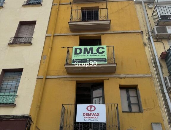 Imagen 3 de EDIFICIO EN VENTA EN LLEIDA ¡OPORTUNIDAD PARA INVERSORES!
