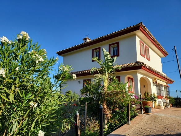 Imagen 3 de Casa-Chalet en Venta en Estepona Málaga