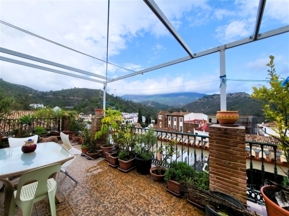 Imagen 2 de Edificio Viviendas en Venta en Benahavis Málaga