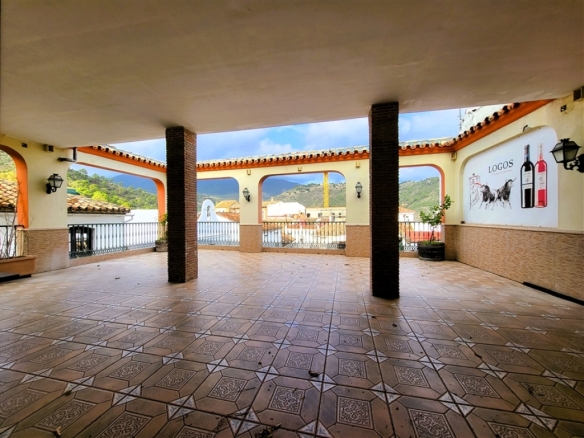 Imagen 1 de Edificio Viviendas en Venta en Benahavis Málaga