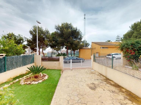 Imagen 3 de Encantador Chalet Pareado en Gran Alacant - Urbanización Monte Faro