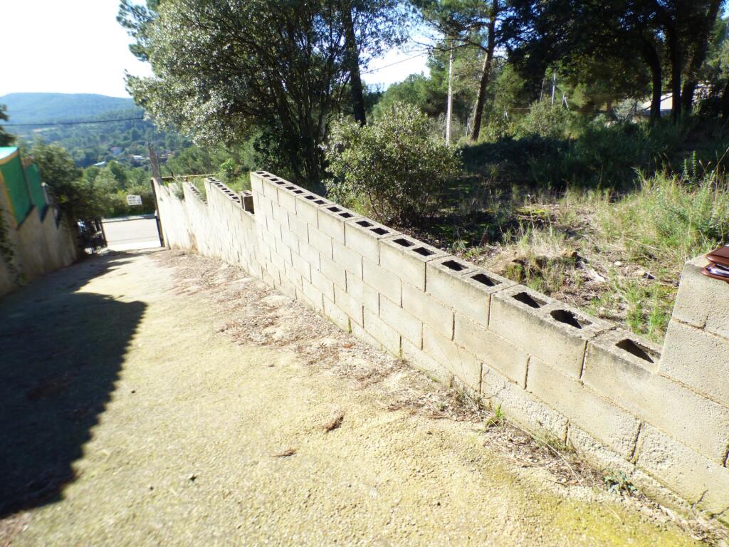 Imagen 3 de TERRENO URBANO EN CASTELLNOU DE BAGES SEMIPLANO DE 854M2 Imagen 3 de TERRENO URBANO EN CASTELLNOU DE BAGES SEMIPLANO DE 854M2