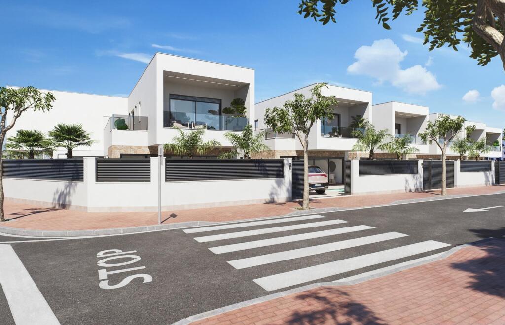 Imagen 2 de Villas modernas de nueva construcción en San Pedro del Pinatar con piscina privada