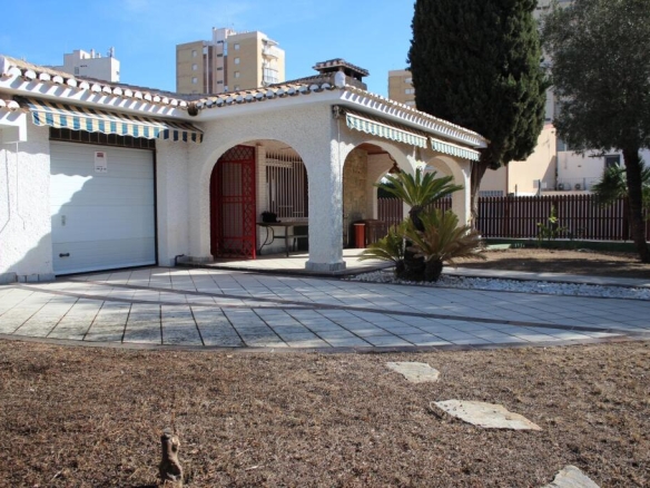 Imagen 4 de Extraordinario Chalet