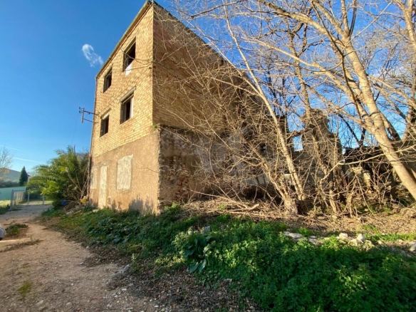 Imagen 3 de Masía de planta baja y dos pisos en el campo a 5 min del pueblo