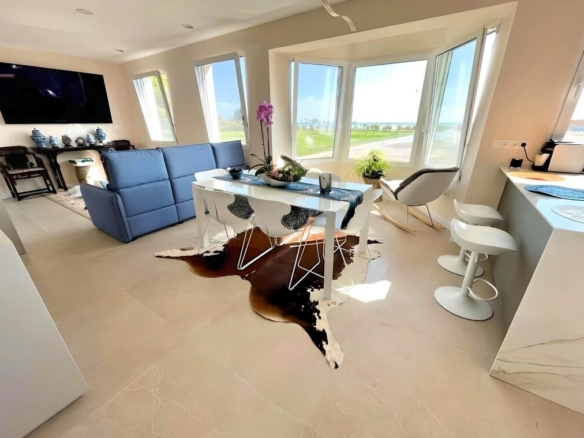 Imagen 4 de Magnífico piso en primera línea de la playa de Burriana