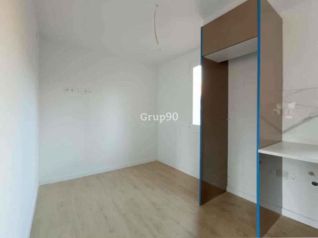 Imagen 4 de ¡Oportunidad en La Mariola! Apartamento reformado– Ideal como vivienda como para invertir