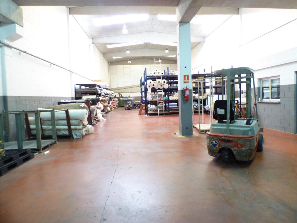 Imagen 4 de NAVE EN VENTA EN SANT VICENÇ DE CASTELLET - POLIGONO LES VIVES