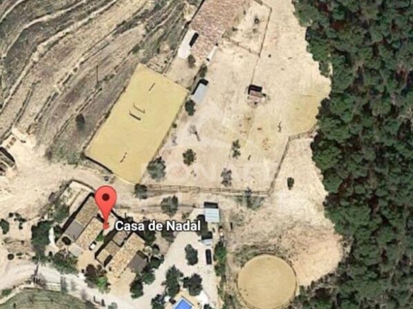 Imagen 3 de Villa rústica con establo para 12 caballos – Un paraíso ecuestre en Jijona