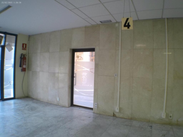 Imagen 4 de LOCAL COMERCIAL CENTRO LLIRIA