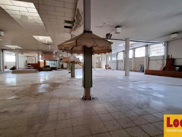 Imagen 4 de Estupenda y amplia nave en alquiler en Santander.
