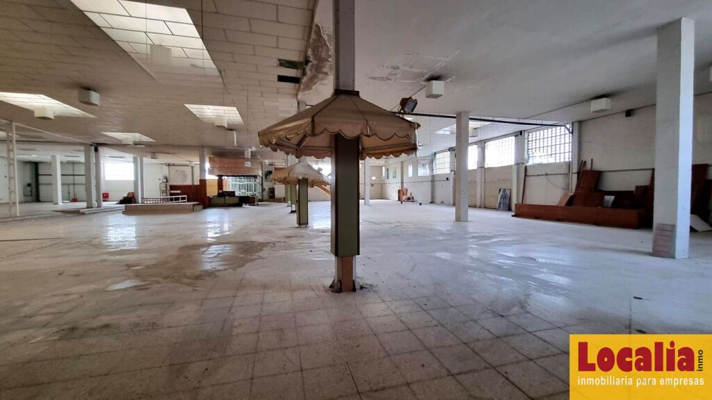 Imagen 4 de Estupenda y amplia nave en alquiler en Santander.