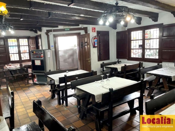 Imagen 3 de Singular bodegón en venta en Laredo.