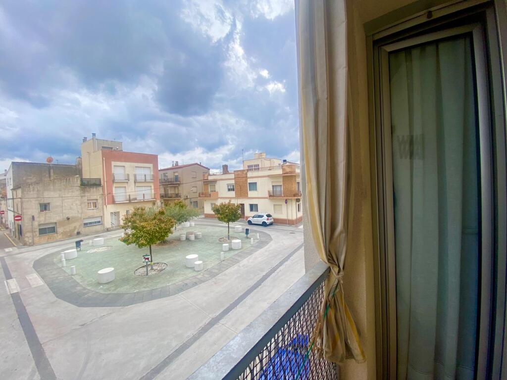 Imagen 3 de Piso seminuevo con vistas a plaza en Santa Bárbara