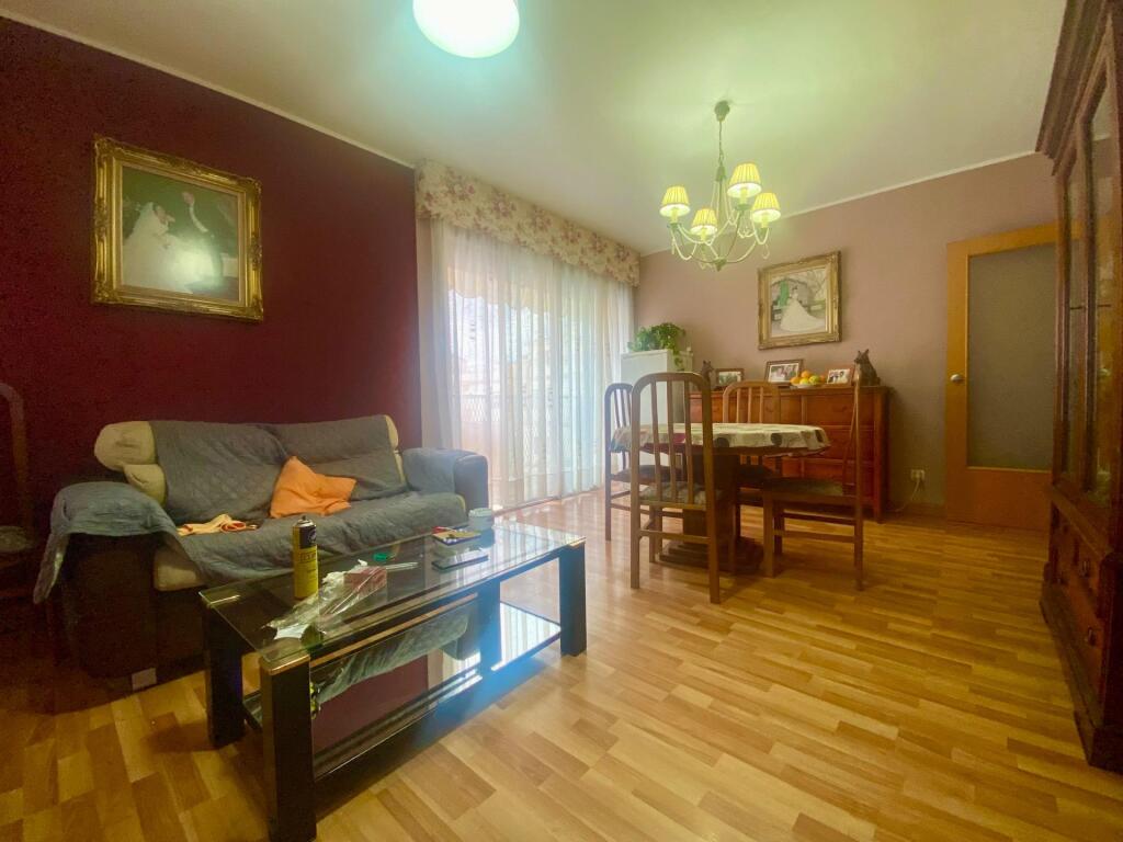 Imagen 1 de Piso seminuevo con vistas a plaza en Santa Bárbara