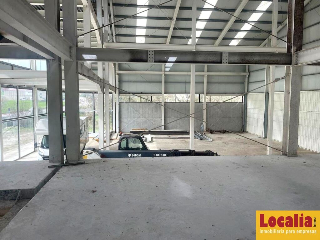 Imagen 2 de Amplia nave con campa en alquiler. Gajano. Imagen 2 de Amplia nave con campa en alquiler. Gajano.