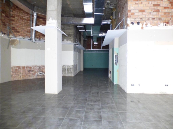 Imagen 2 de ? LOCAL COMERCIAL ESQUINERO EN VENTA – PLAÇA CATALUNYA