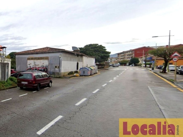 Imagen 2 de Nave industrial de 100 metros en Torrelavega.