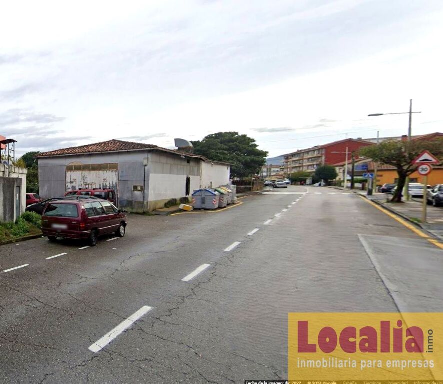 Imagen 2 de Nave industrial de 100 metros en Torrelavega.