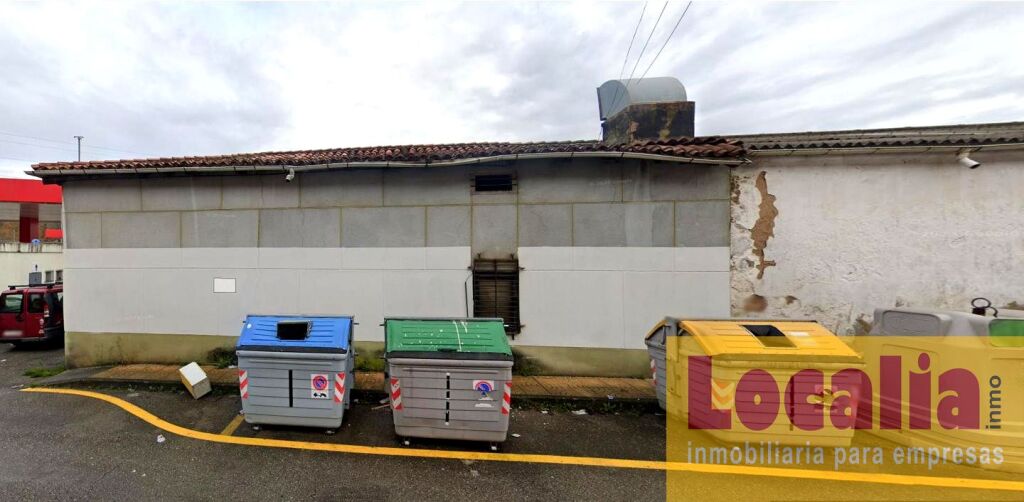 Imagen 3 de Nave industrial de 100 metros en Torrelavega.