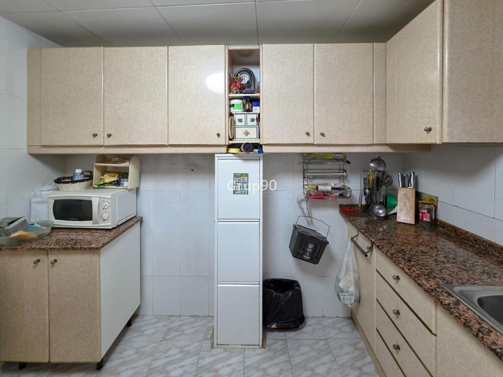 Imagen 2 de ¡Descubre esta casa de 3 plantas en el centro de Rosselló!