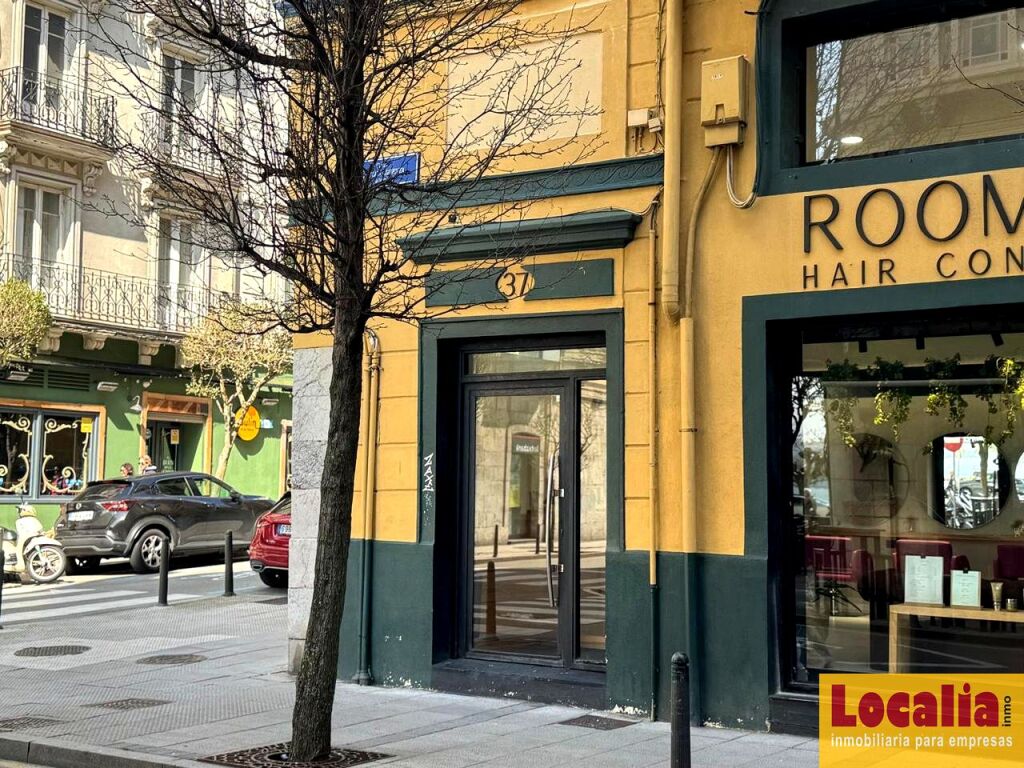 Imagen 3 de Estupendo y céntrico local comercial en Santander