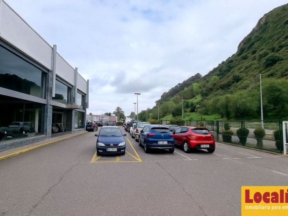 Imagen 1 de Fantástica nave en alquiler en Santander.