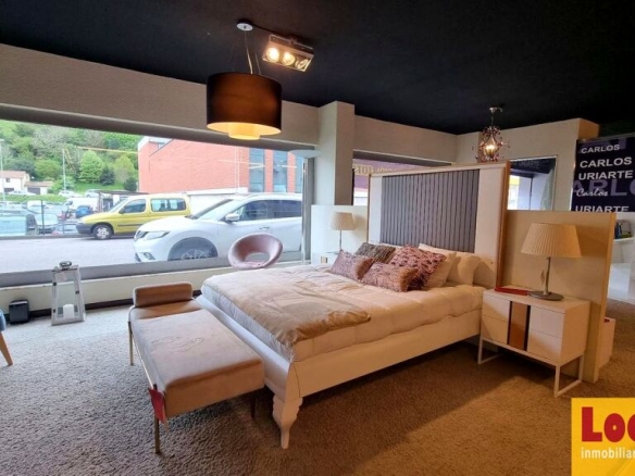 Imagen 4 de Alquiler de extensa nave comercial en Santander