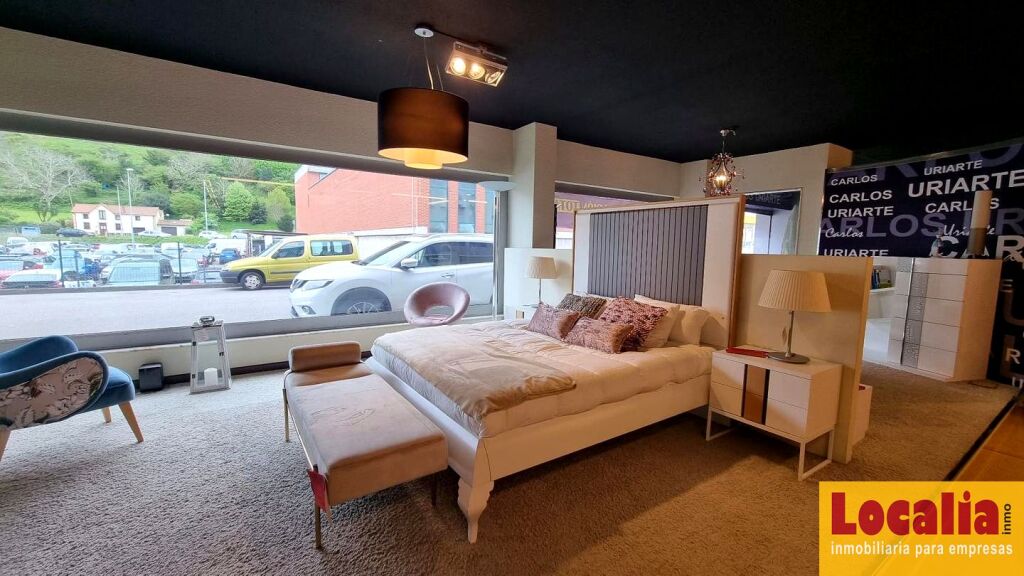 Imagen 4 de Alquiler de extensa nave comercial en Santander