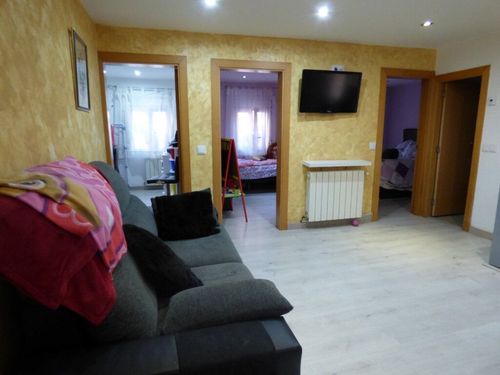 Imagen 3 de PLANTA BAJA REFORMADA EN VENTA CON INQUILINO EN SALLENT RENTABILIDAD MÁS DE 6 % Imagen 3 de PLANTA BAJA REFORMADA EN VENTA CON INQUILINO EN SALLENT RENTABILIDAD MÁS DE 6 %