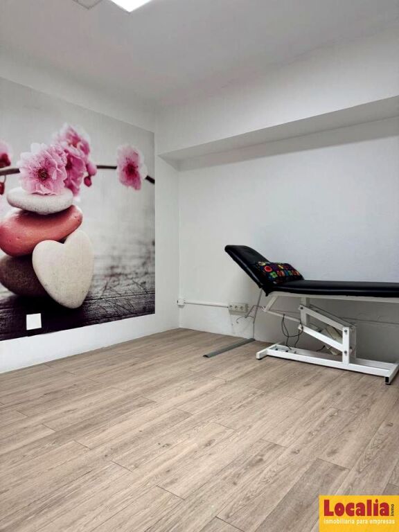 Imagen 1 de Impresionante local en alquiler en Santander.