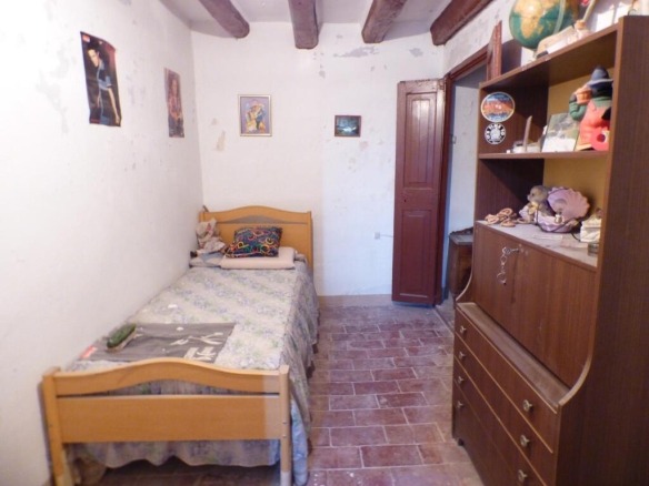 Imagen 2 de CASA  EN ARTÈS PARA REFORMAR PARA GRANDES FAMILIAS O PARA HACER 6 APARTAMENTOS. IDEAL INVERSORES