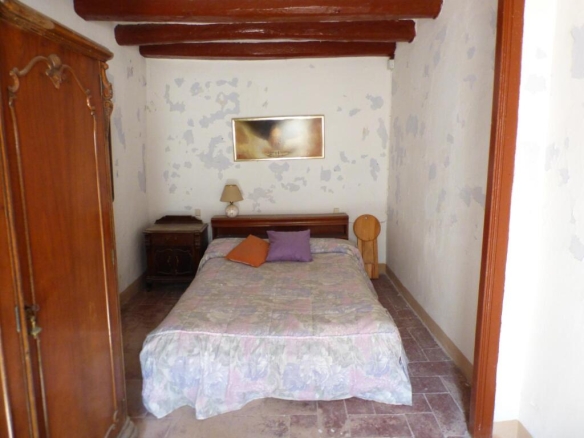 Imagen 3 de CASA  EN ARTÈS PARA REFORMAR PARA GRANDES FAMILIAS O PARA HACER 6 APARTAMENTOS. IDEAL INVERSORES